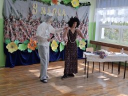 DZIEŃ KOBIET W NEPLACH